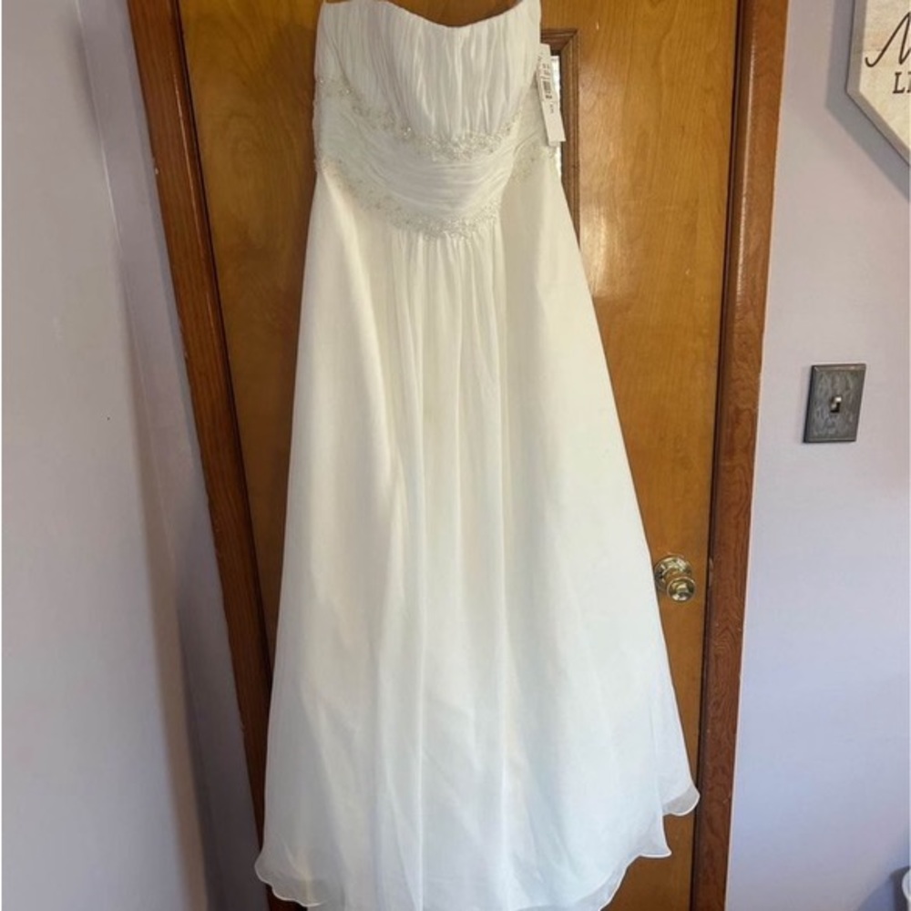 David’s bridal wedding dress new with tags
